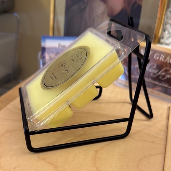 Kitchen Lemon Scented Soy Wax Melts - Picture 2 of 3